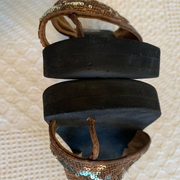 Yellow Box Flip Flops Thongs Sandals - Picture 9 of 13